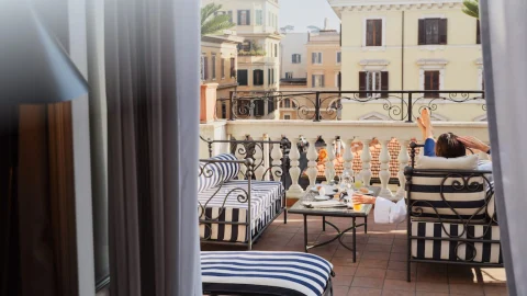 Hotels.com booking platform interface showing discounted hotel room deals and travel savings for holiday planning.