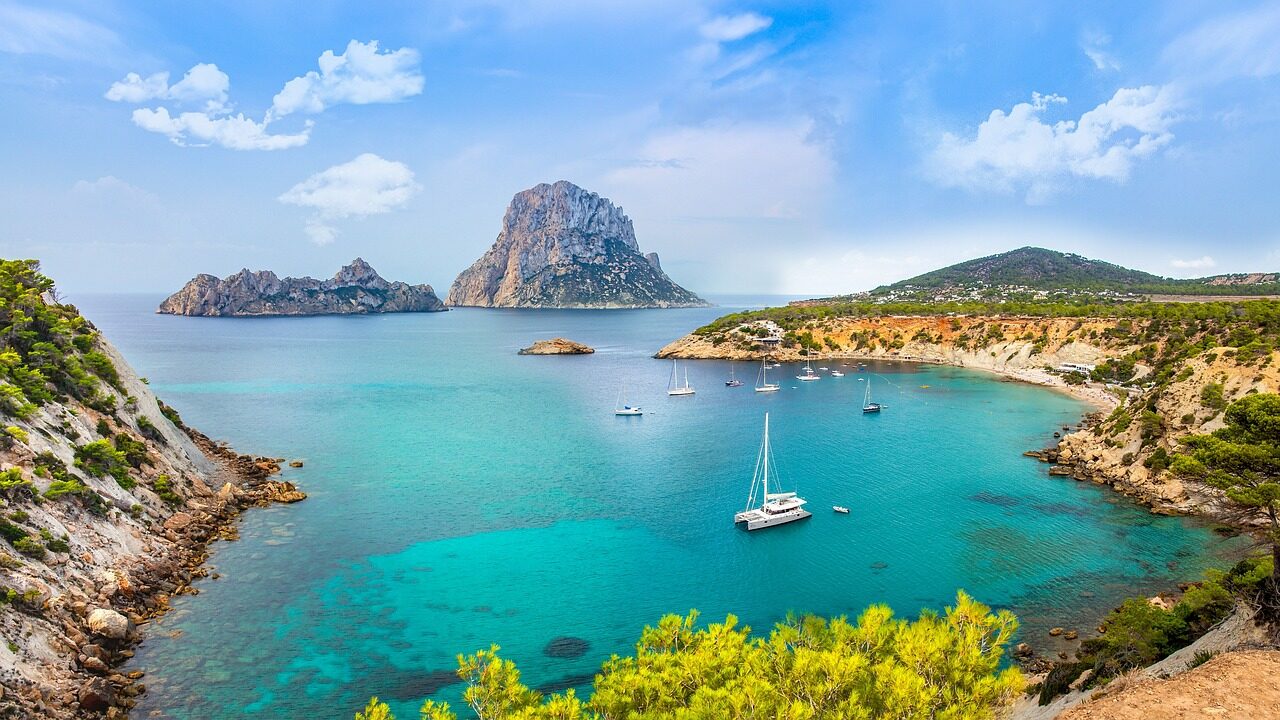 Spain Hotel Deal Finder