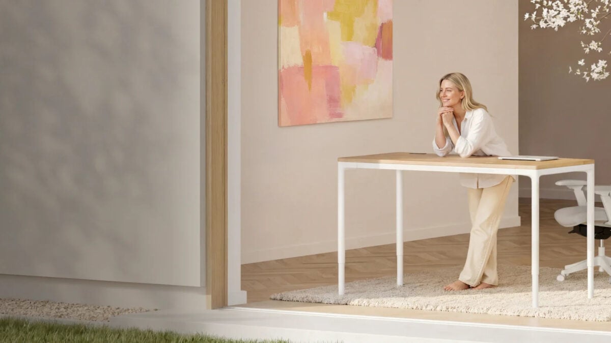 Desktronic vs FlexiSpot: Standing Desks for the UK Remote Work Trend