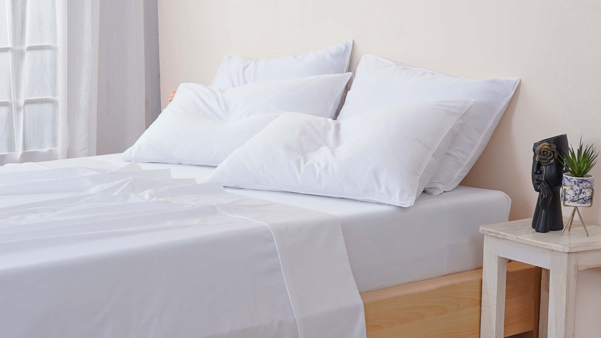 Sheet Story bedding set featuring premium cotton sheets and a cosy duvet cover for a restful night's sleep.